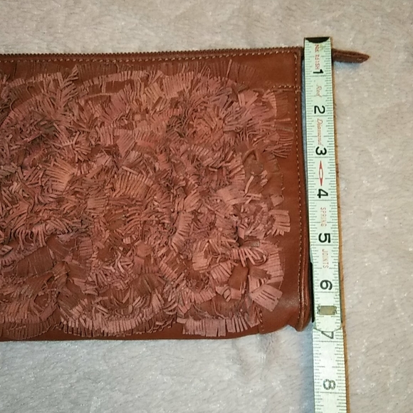 Holding Horses 🐎 💜Clutch💙 - Picture 7 of 7